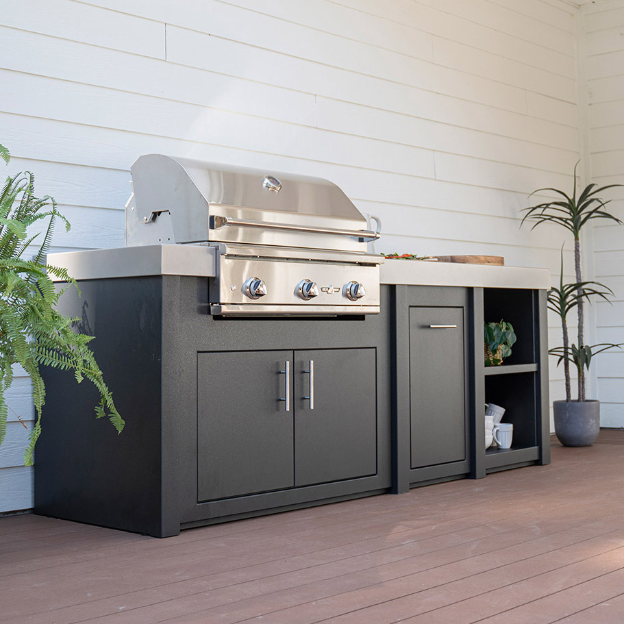 Outdoor kitchen