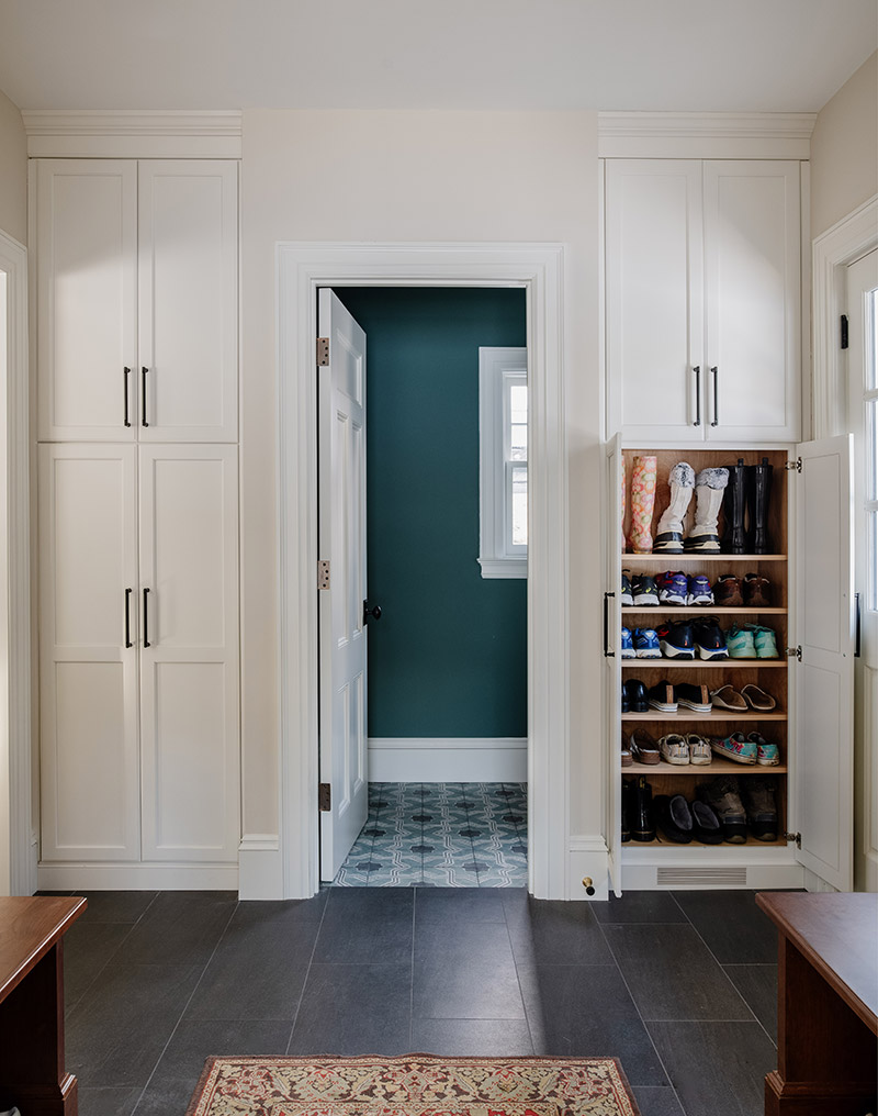 StoneHill cabinets in a mudroom