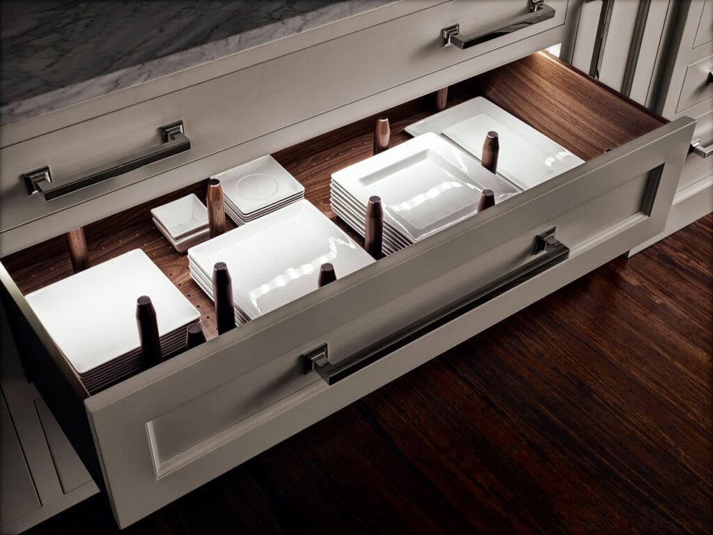 Plate drawers with lighting